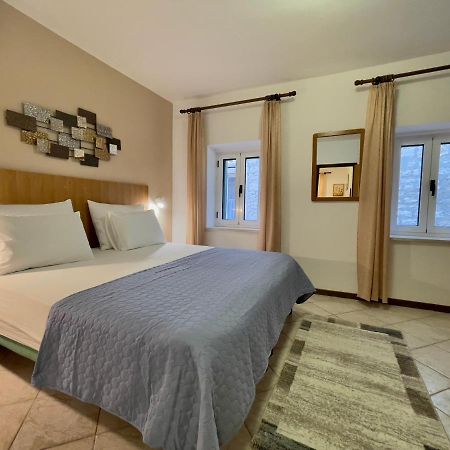 Rooms And Apartments Villa Town Gate Hvar ฮวาร์ ภายนอก รูปภาพ