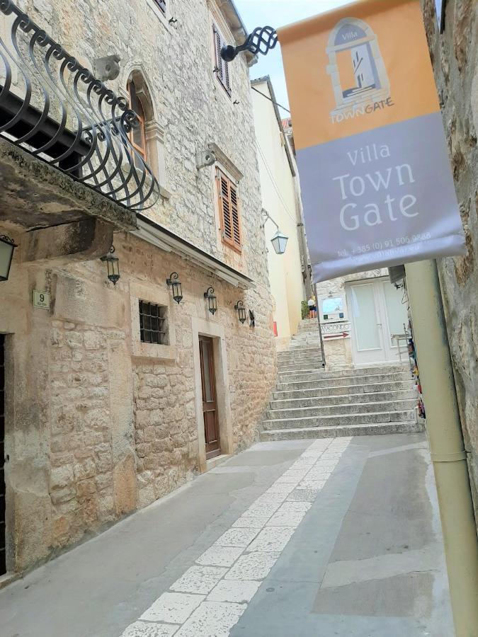 Rooms And Apartments Villa Town Gate Hvar ฮวาร์ ภายนอก รูปภาพ