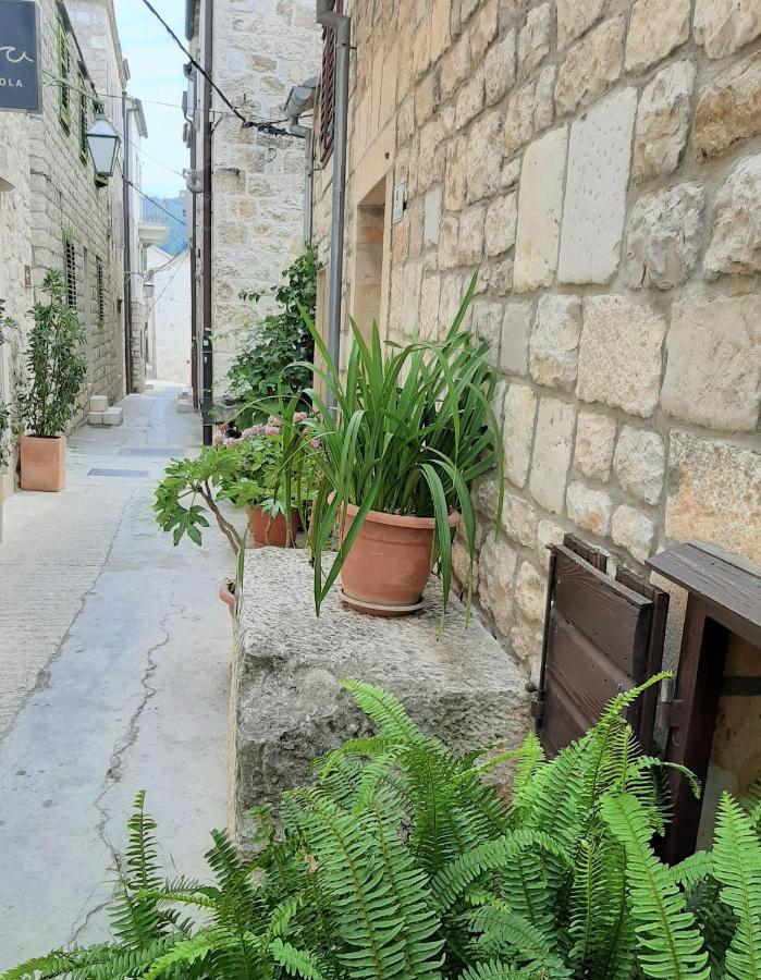 Rooms And Apartments Villa Town Gate Hvar ฮวาร์ ภายนอก รูปภาพ