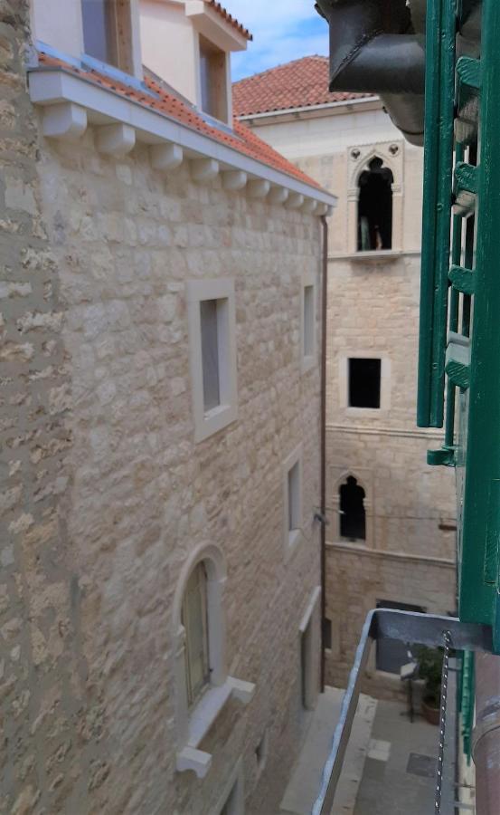 Rooms And Apartments Villa Town Gate Hvar ฮวาร์ ภายนอก รูปภาพ