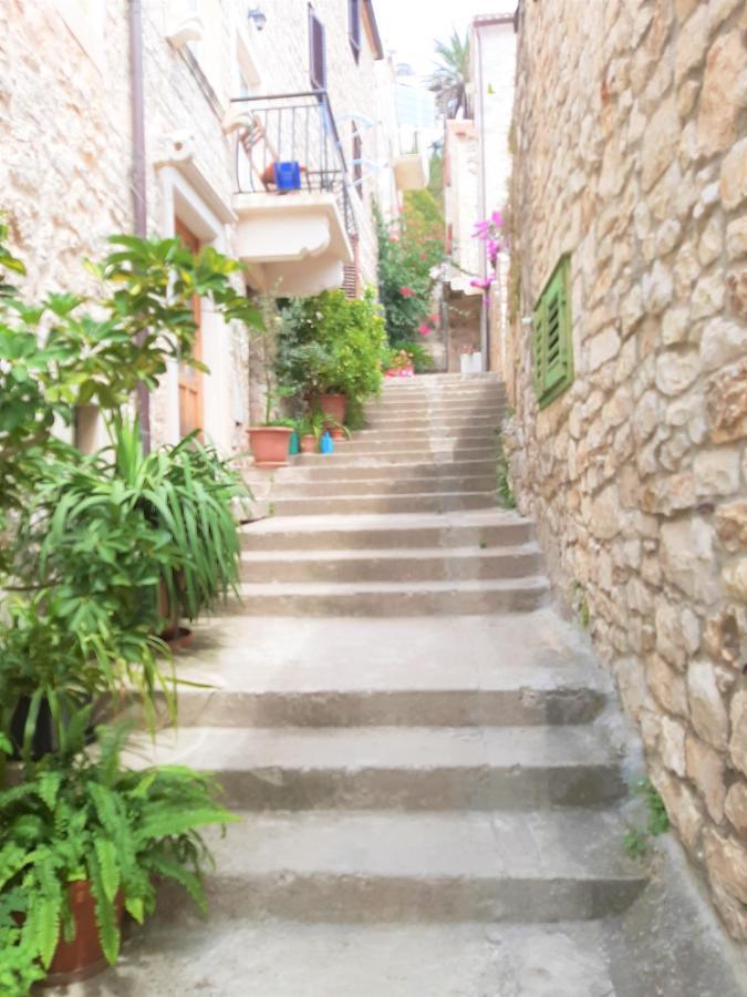 Rooms And Apartments Villa Town Gate Hvar ฮวาร์ ภายนอก รูปภาพ