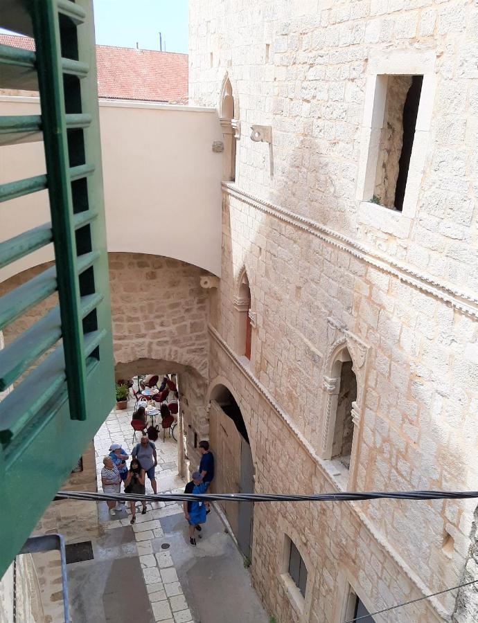 Rooms And Apartments Villa Town Gate Hvar ฮวาร์ ภายนอก รูปภาพ