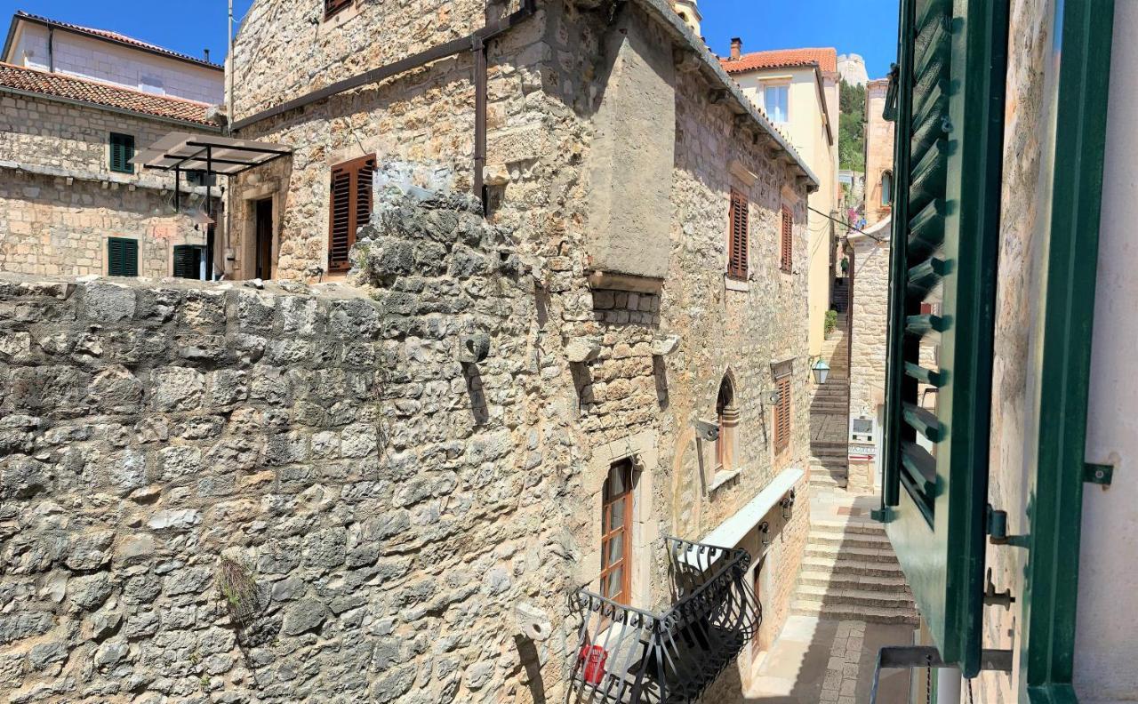 Rooms And Apartments Villa Town Gate Hvar ฮวาร์ ภายนอก รูปภาพ