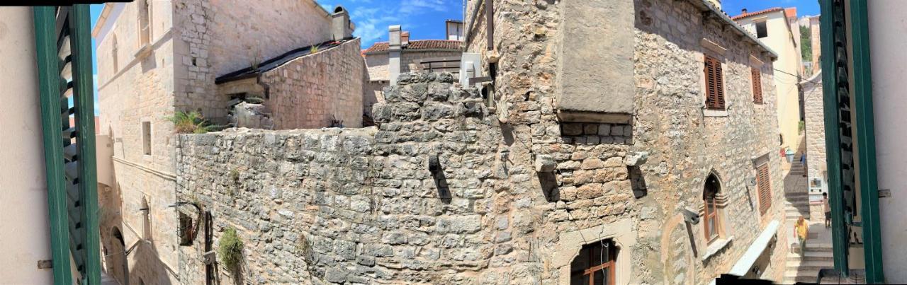 Rooms And Apartments Villa Town Gate Hvar ฮวาร์ ภายนอก รูปภาพ