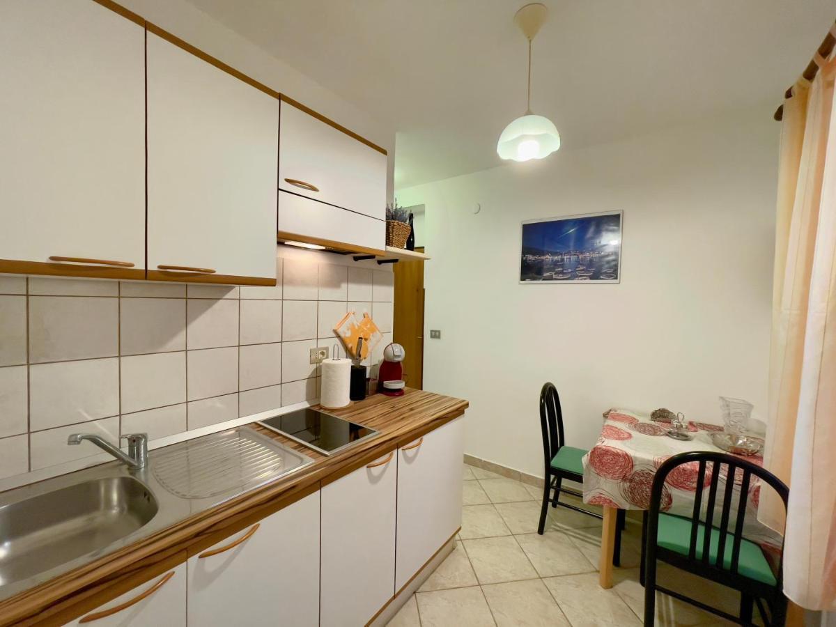Rooms And Apartments Villa Town Gate Hvar ฮวาร์ ภายนอก รูปภาพ