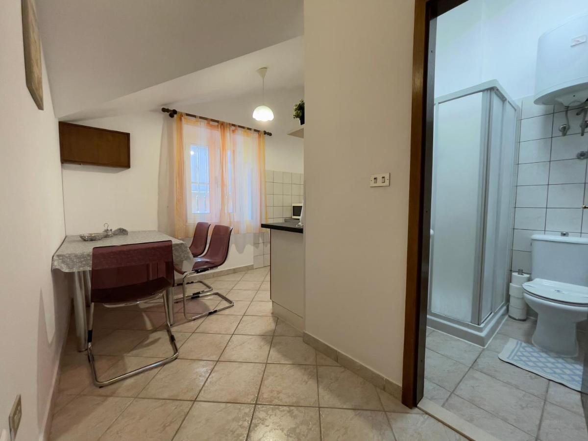 Rooms And Apartments Villa Town Gate Hvar ฮวาร์ ภายนอก รูปภาพ