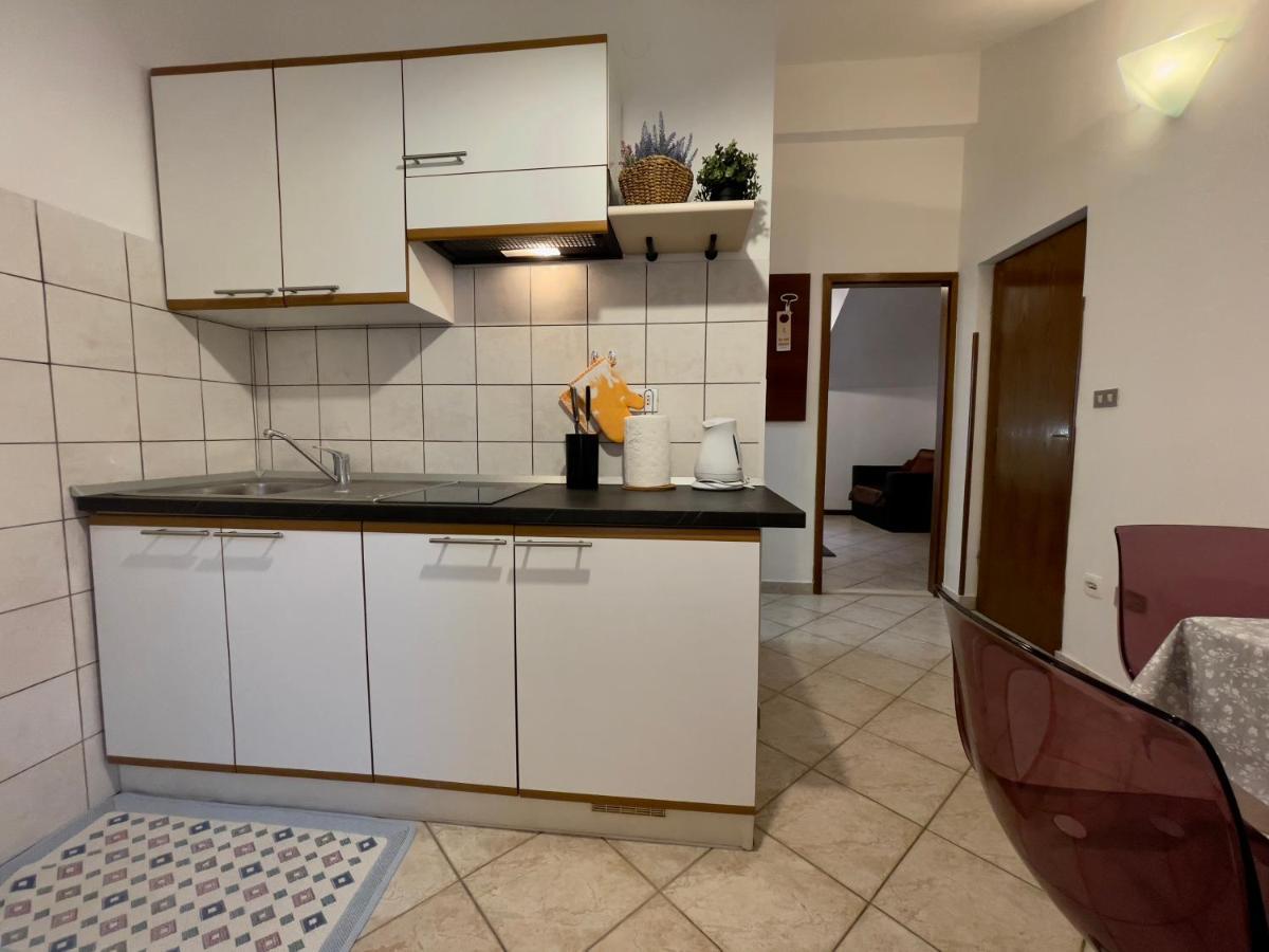 Rooms And Apartments Villa Town Gate Hvar ฮวาร์ ภายนอก รูปภาพ