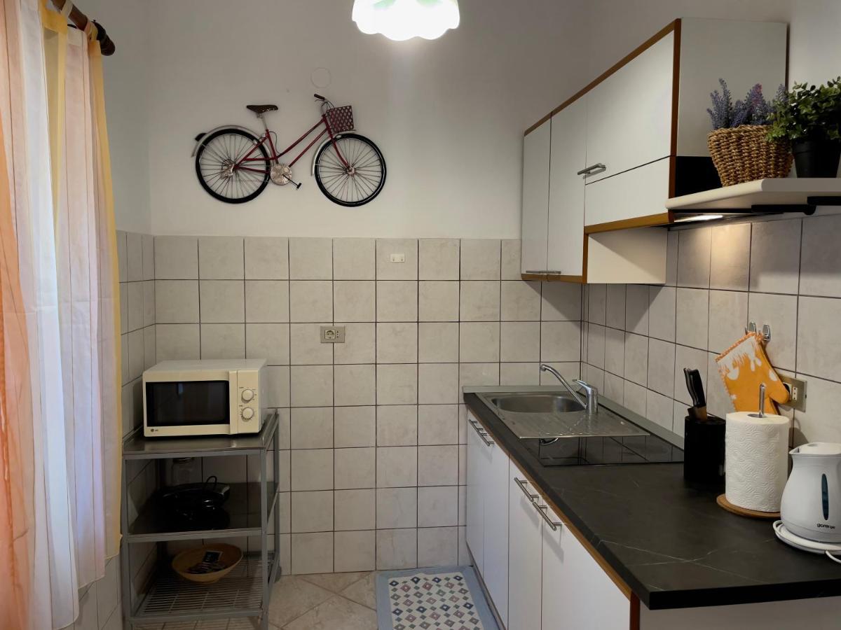 Rooms And Apartments Villa Town Gate Hvar ฮวาร์ ภายนอก รูปภาพ