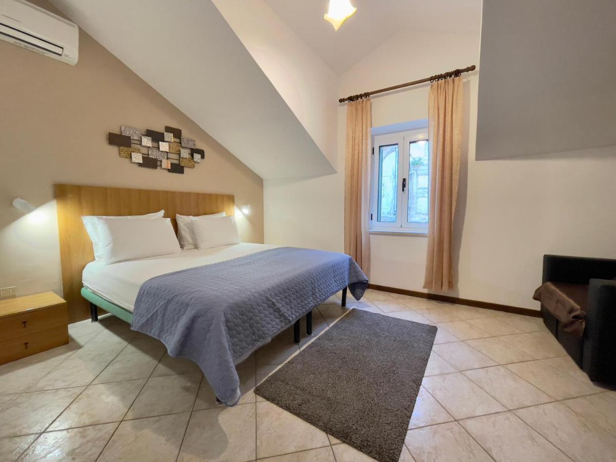Rooms And Apartments Villa Town Gate Hvar ฮวาร์ ภายนอก รูปภาพ