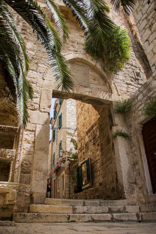 Rooms And Apartments Villa Town Gate Hvar ฮวาร์ ภายนอก รูปภาพ